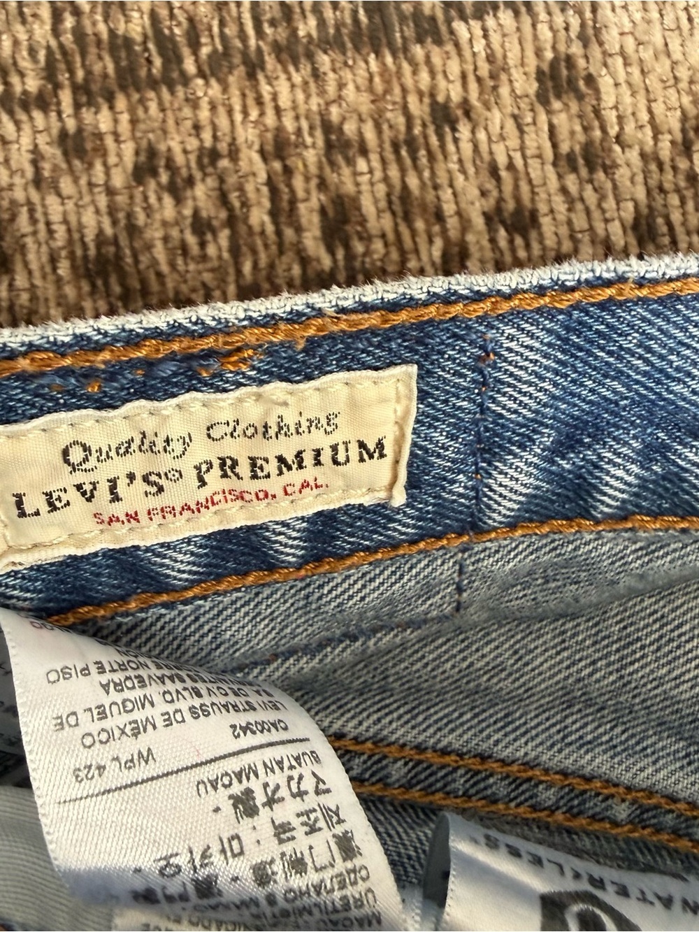 Levi’s Premium 501 Distressed Straight Leg Button Fly Medium Wash Blue Jeans 27 - Picture 7 of 8